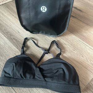 EUC lululemon crisscross sports bra w removable cups size 4